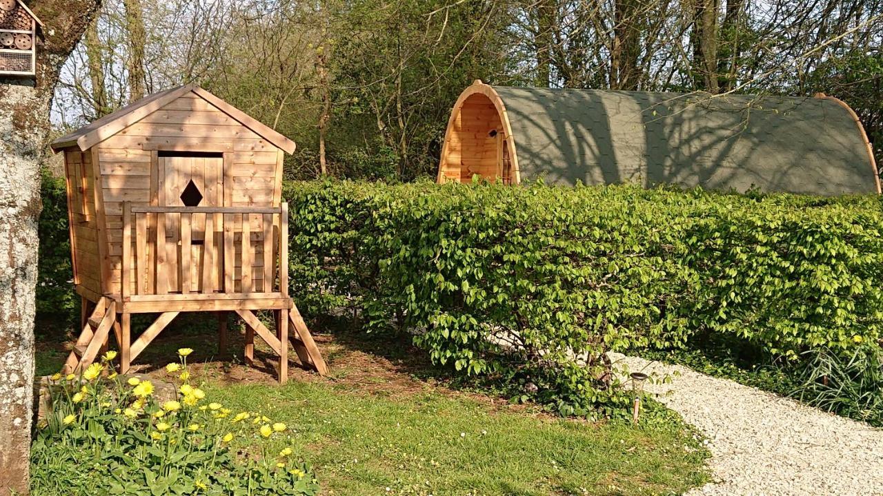 Cabane En Bois Avec Bain Nordique Asnieres-sur-Vegre 外观 照片