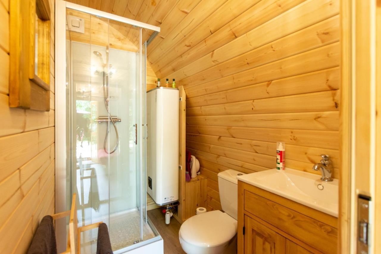 Cabane En Bois Avec Bain Nordique Asnieres-sur-Vegre 外观 照片