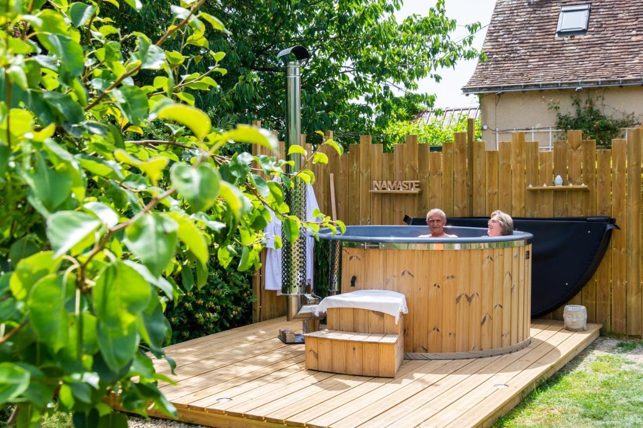 Cabane En Bois Avec Bain Nordique Asnieres-sur-Vegre 外观 照片